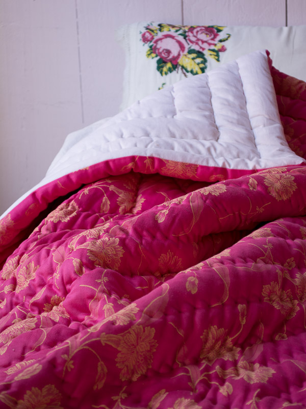 guilted bedspread pink with yellow